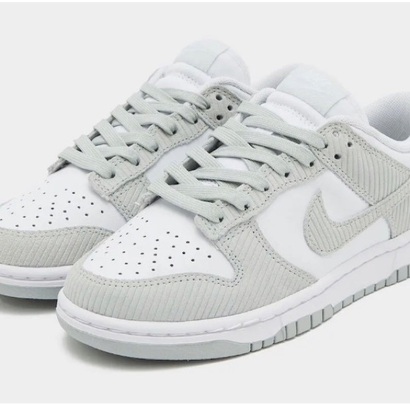 Nike Dunk Silver Corduroy Womens 6.5 STOCK X VERIFIED - Picture 3 of 9